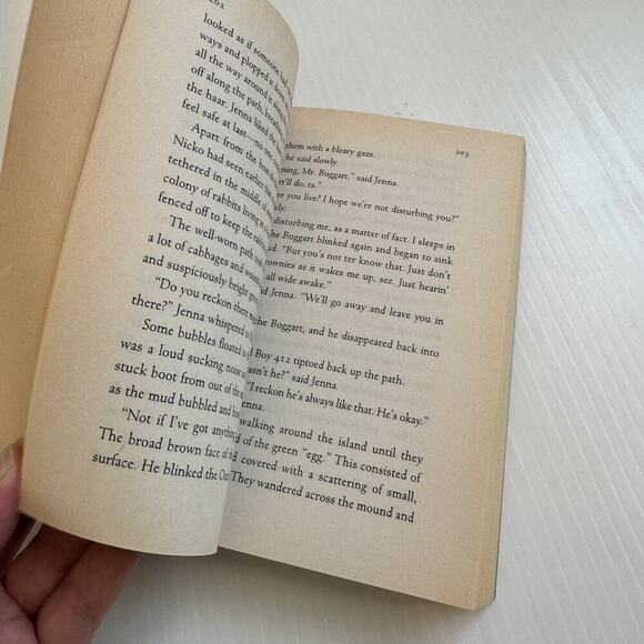 Magyk Book One By Angie Sage - Picture 2 of 3